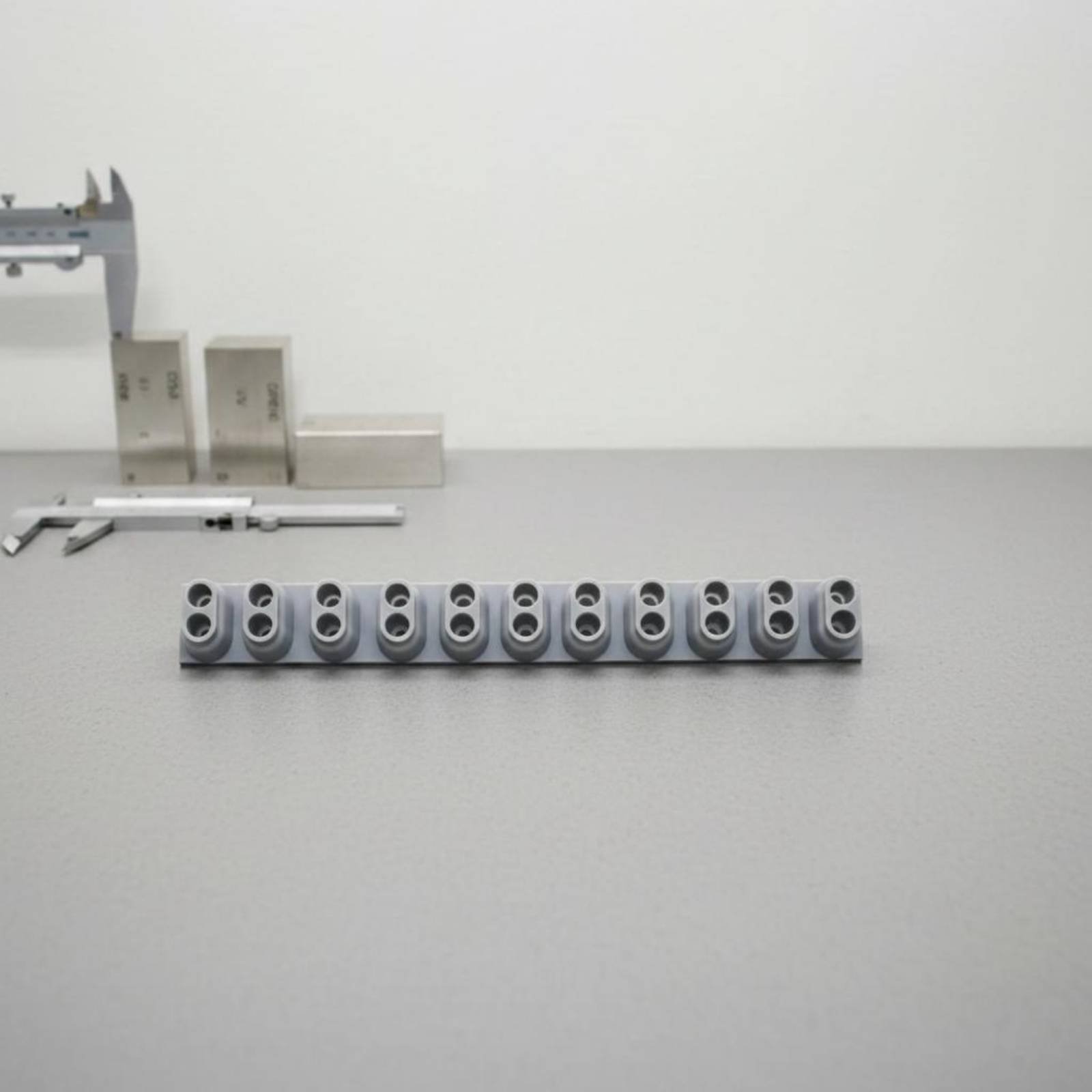 Conductive Rubber Key Contact  - A Musical Instrument With Keys 评论和价格